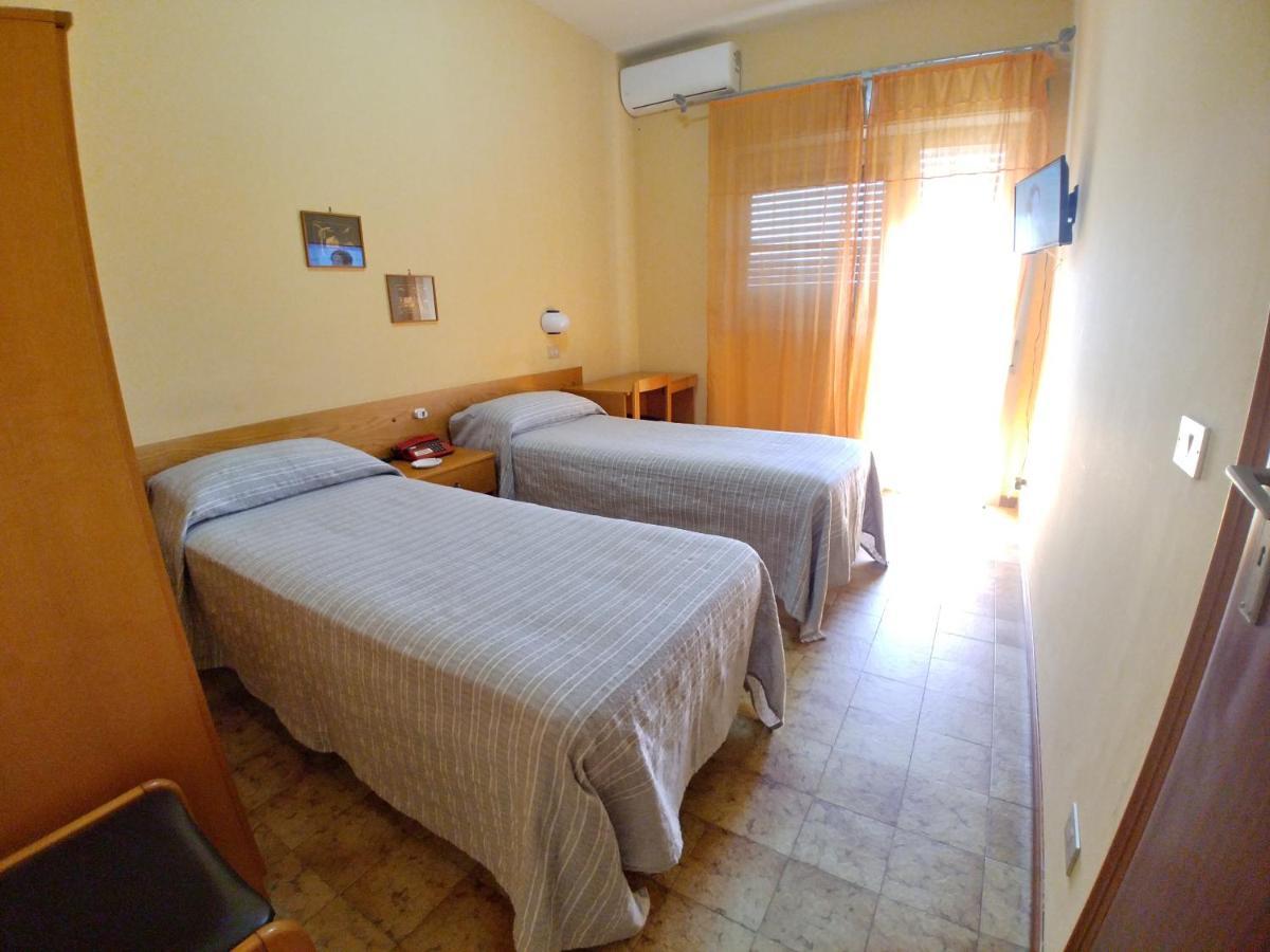 Hotel Il Dollaro Villa San Giovanni Eksteriør bilde